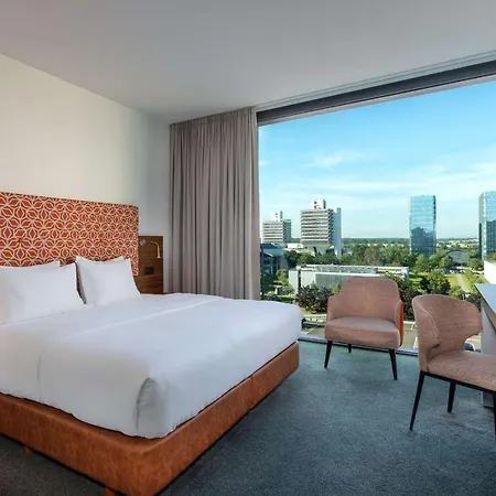 فندق Doubletree By Hilton Frankfurt Niederrad فرانكفورت