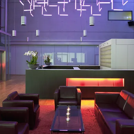 Doubletree By Hilton Frankfurt Niederrad فندق 4*