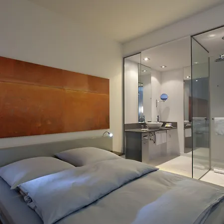 Doubletree By Hilton Frankfurt Niederrad فندق 4*