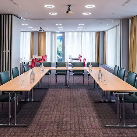 Doubletree By Hilton Frankfurt Niederrad فندق 4*