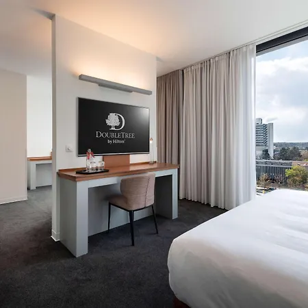 Doubletree By Hilton Frankfurt Niederrad فندق 4*