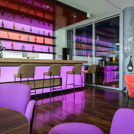 Hotell Doubletree By Hilton Frankfurt Niederrad 4*