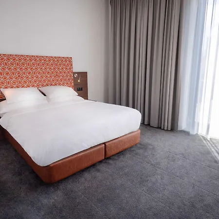 Hotel Doubletree By Hilton Frankfurt Niederrad 4*