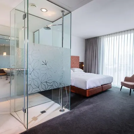 Szálloda Doubletree By Hilton Frankfurt Niederrad