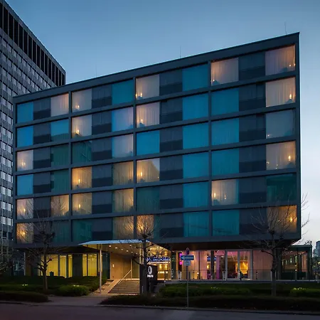 Doubletree By Hilton Frankfurt Niederrad מלון