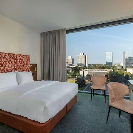 Szálloda Doubletree By Hilton Frankfurt Niederrad