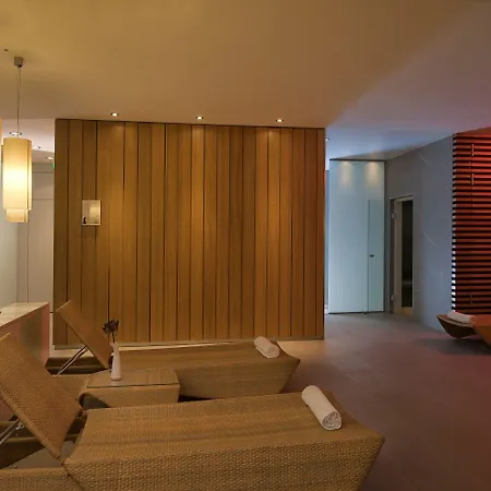 Szálloda Doubletree By Hilton Frankfurt Niederrad Frankfurt am Main