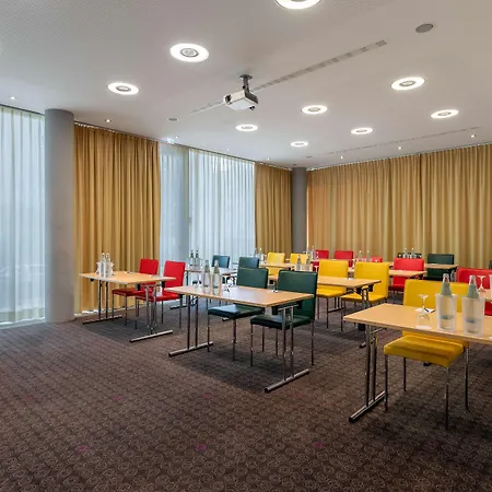 Szálloda Doubletree By Hilton Frankfurt Niederrad 4*