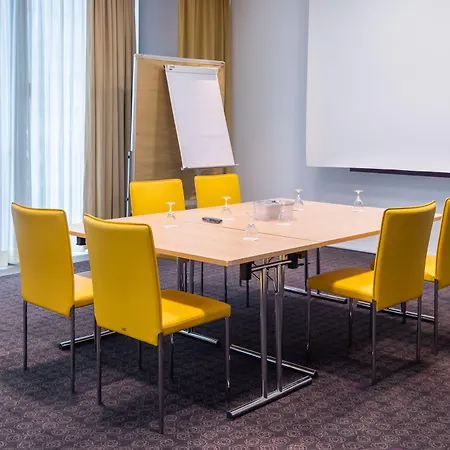 Doubletree By Hilton Frankfurt Niederrad Otel 4*