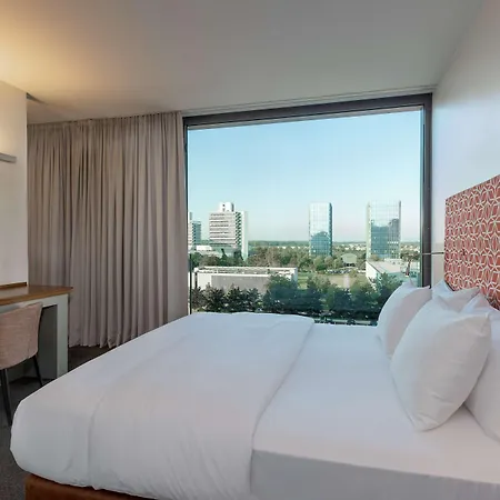 Szálloda Doubletree By Hilton Frankfurt Niederrad