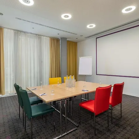 Hotel Doubletree By Hilton Frankfurt Niederrad 4*